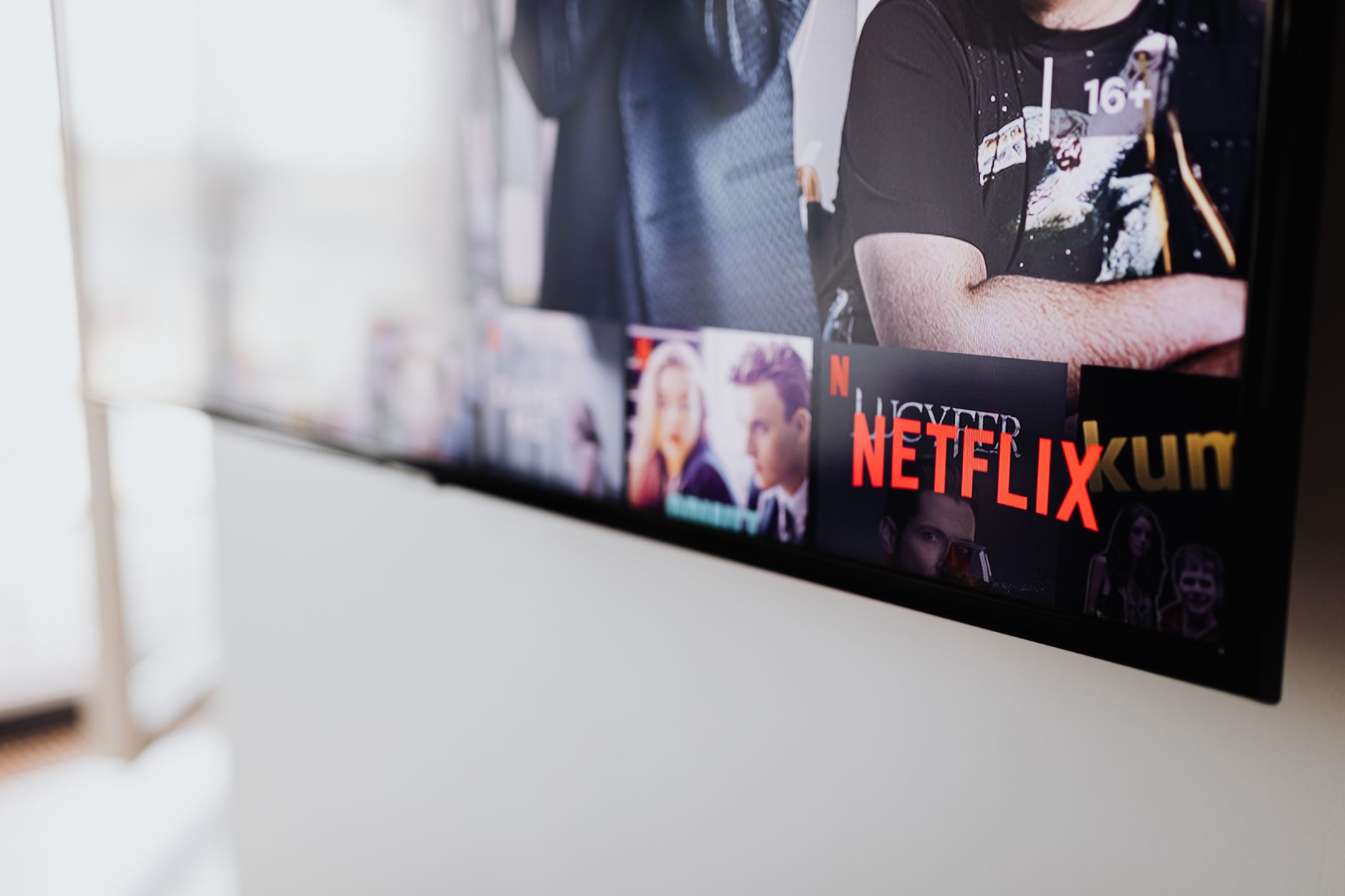N1 IPTV vs Dreambox: IPTV-tjänst på tv-skärm